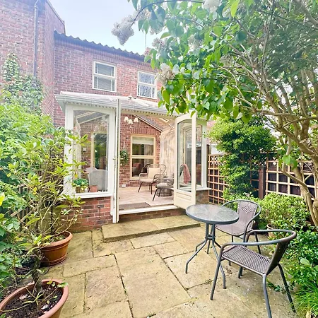 Cherry Blossom Ferienhaus *